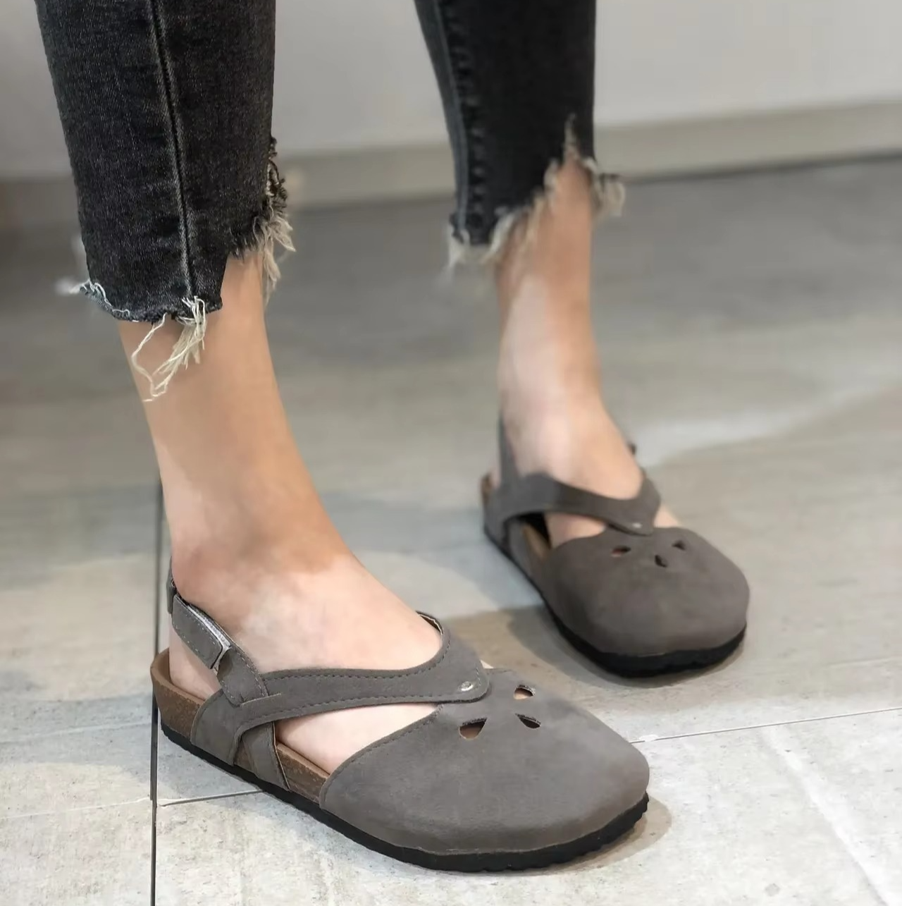 Iza – Women's Comfort Sandals - Grey - 36