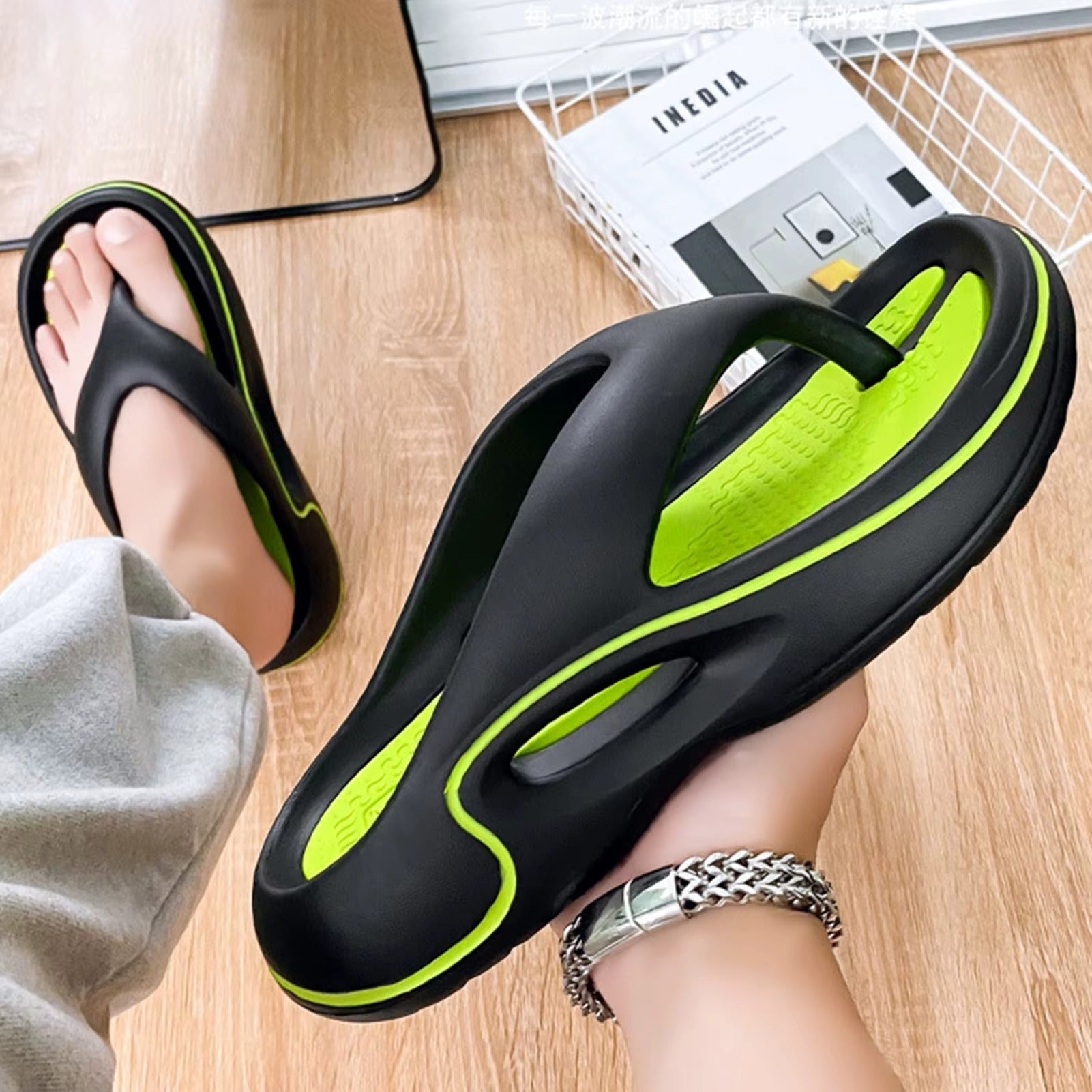 Vitale – Women's Comfort Flip-Flops - Black/Green - 36